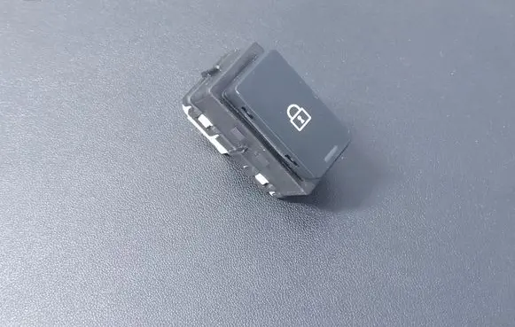 Land Rover Defender Central locking switch button L8B214017BB LR130530