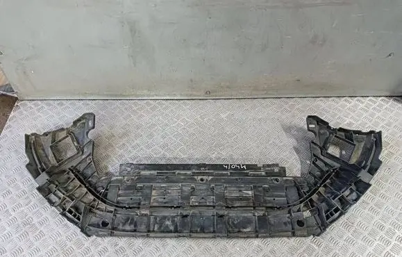 Volvo V40 Front bumper skid plate/under tray 31455220