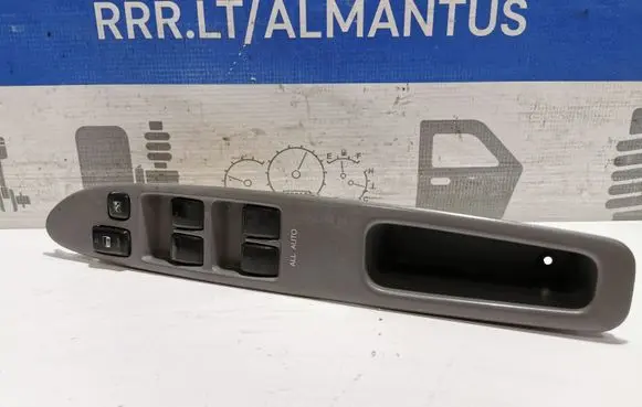 Toyota Avensis Verso Electric window control switch 8404044030 7423244130