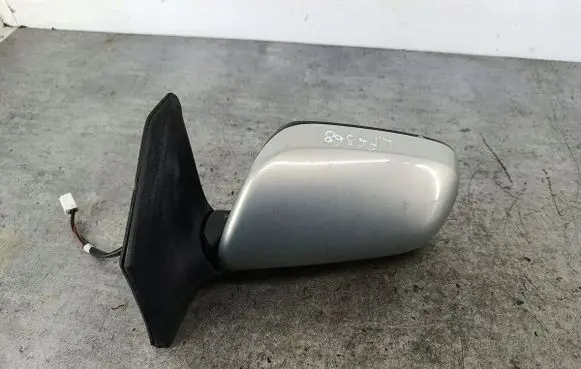 Toyota Avensis T250 Front door electric wing mirror 