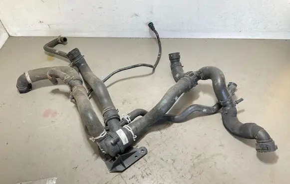 Land Rover Range Rover Sport L494 Thermostat housing CPLA8575CD