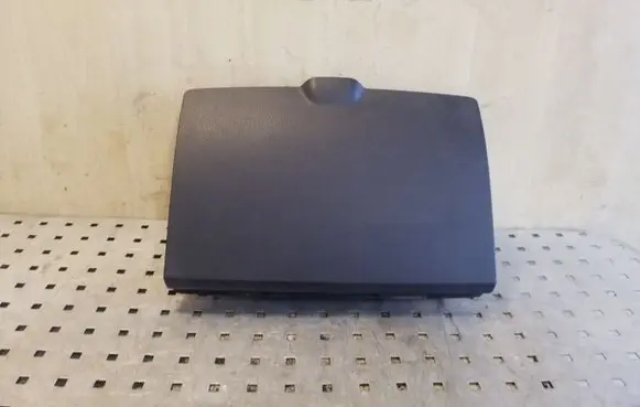 Nissan X-Trail T31 Glove box