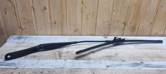 Opel Astra H Front wiper blade arm 13111219