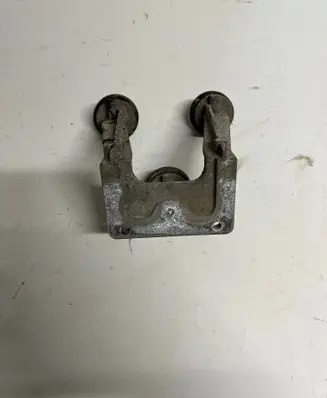 Dodge Charger ABS pump bracket 25020989081
