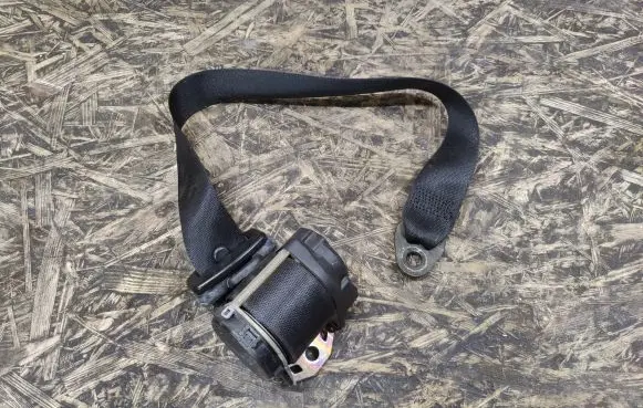 Porsche Boxster 986 Front seatbelt 98680303403