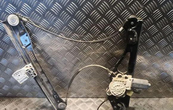 Mercedes-Benz E W211 Front door electric window regulator A2117200146 2117200146