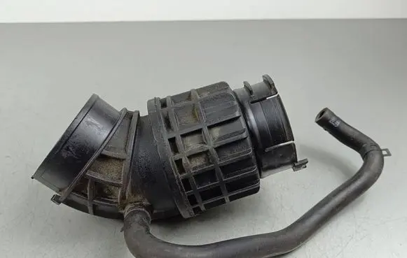 KIA Sorento IV Air intake duct part P2600