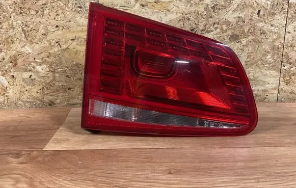 Volkswagen Touareg II Tailgate rear/tail lights 7P6945307 90011072