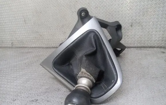 Toyota Auris 150 Gear shifter/selector 112102102