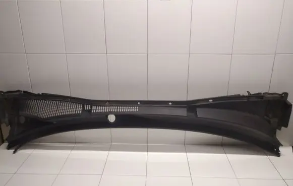 Subaru Outback Wiper trim