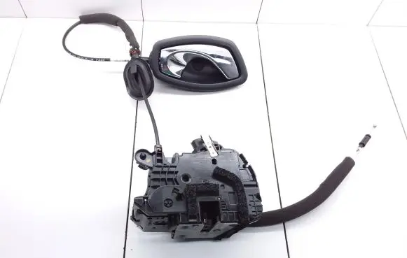 Renault Zoe Rear door lock 825029017R 40727235