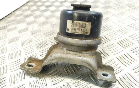 Volvo S60 Engine mount bracket 6G926F32DD H28082