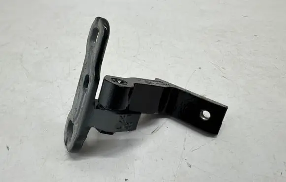 Volvo XC90 Rear door lower hinge 31424589