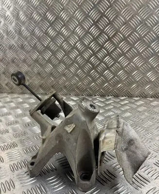 Audi A7 S7 4G Engine mounting bracket 4M0199307AF