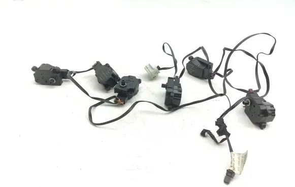 Mercedes-Benz CLK A209 C209 Air flap motor/actuator A2308201242 2038301215 A2118300572