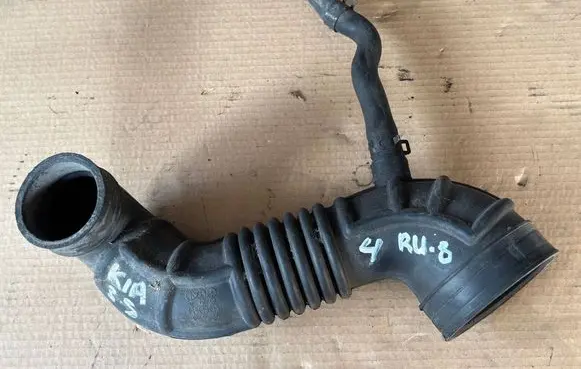 KIA Carens III Turbo air intake inlet pipe/hose 281303E210