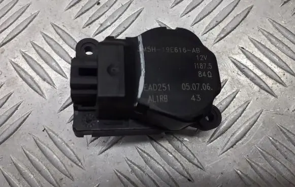 Ford C-MAX I Air flap motor/actuator 3M5H-19E616-AB