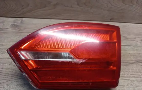Volkswagen Jetta VI Tailgate rear/tail lights 5C6945094