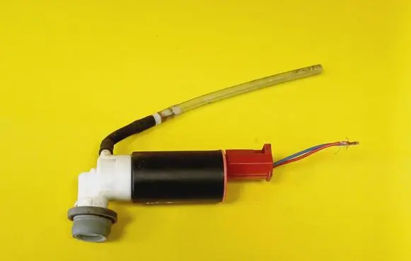 Toyota Corolla Verso E121 Windscreen/windshield washer pump