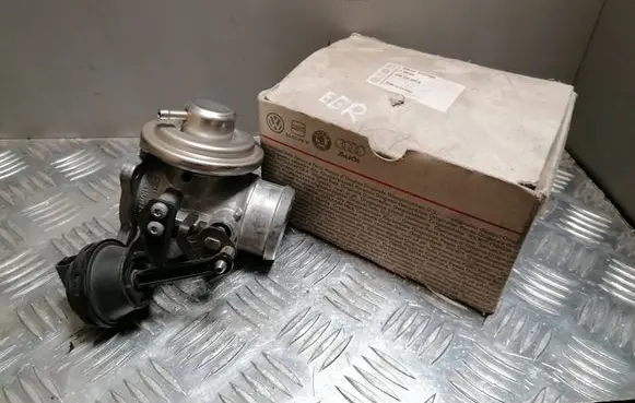 Skoda Octavia Mk2 (1Z) EGR valve 038129637