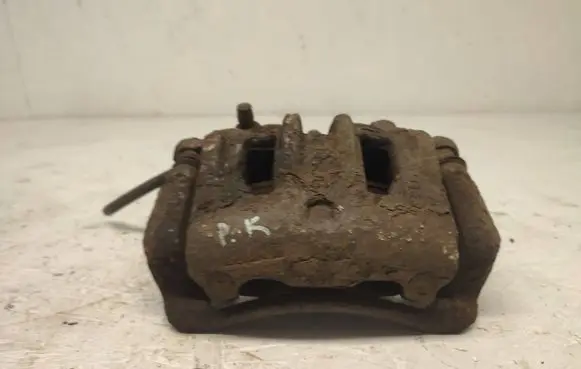 Hyundai Santa Fe Front brake caliper