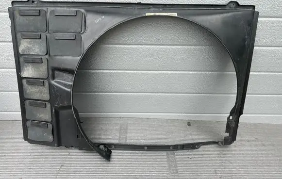 Nissan Patrol 260 Radiator cooling fan shroud 21477G9804 21400G98S3