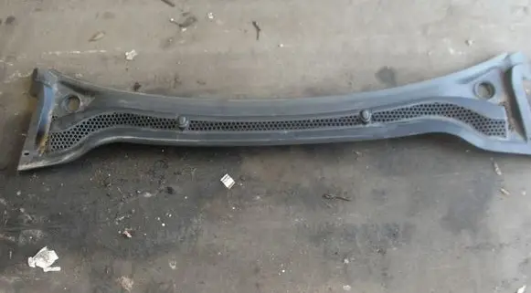 Peugeot RCZ Wiper trim brak