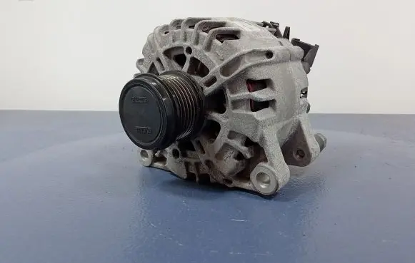 Volvo V40 Generator/alternator 0986084230