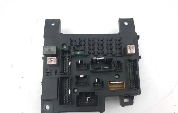 Mitsubishi Outlander Fuse module 8637A319