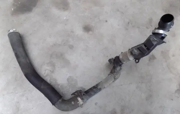 Peugeot 5008 II Intercooler hose/pipe 9815433680
