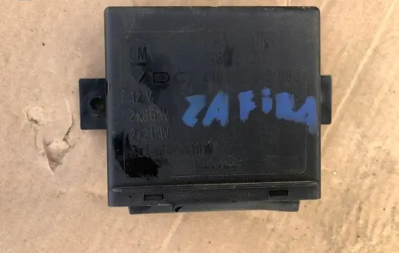 Opel Zafira A Light module LCM 09135156
