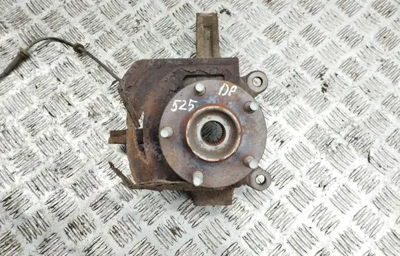 Nissan X-Trail T31 Front wheel hub
