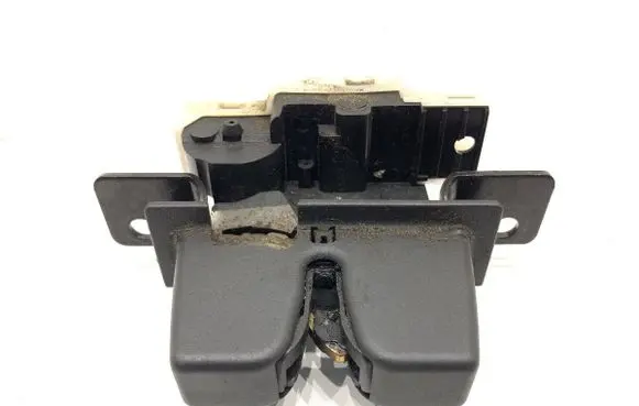 Renault Megane II Tailgate exterior lock 8200076240E