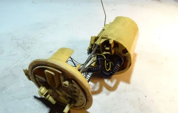 Volkswagen PASSAT B6 Fuel injection high pressure pump 3C0919050G