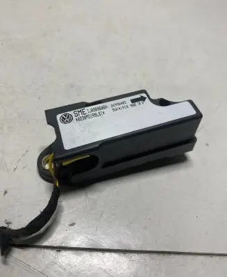 Volkswagen PASSAT B5 Airbag deployment crash/impact sensor 1J0909606N 26990405 5WK41910