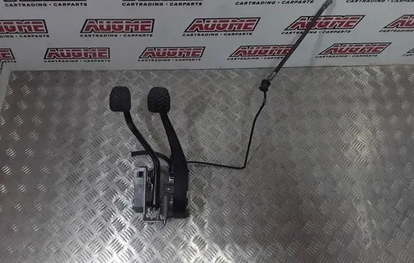 BMW 3 E90 E91 Pedal assembly 2283725 31810101639 678711