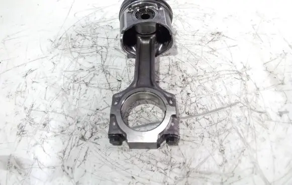Fiat Doblo Piston with connecting rod A930