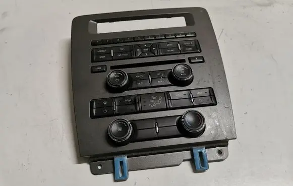 Ford Mustang V Head unit multimedia control ER3T18A802AA