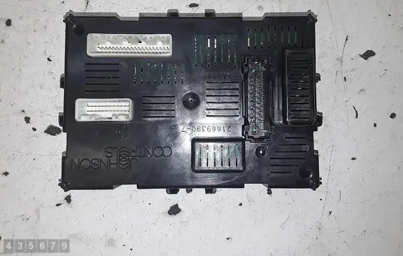 Nissan Micra C+C Engine control unit/module 216762702a
