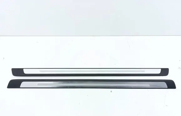 Front sill trim cover