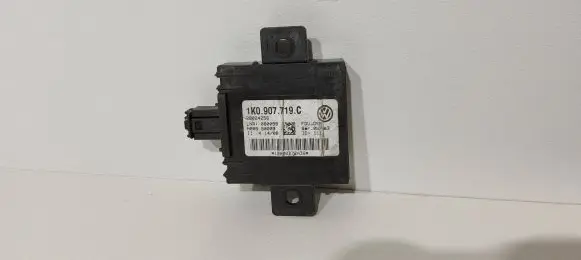 Audi A3 S3 8P Alarm control unit/module 1K0907719C 28024256