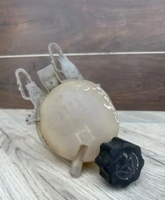 Citroen C2 Coolant expansion tank/reservoir 9652621280 9680168780