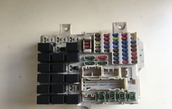 Smart ForFour I Fuse box set 02844H19 A4545400124 MN108329