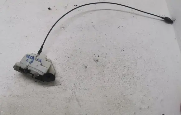 Renault Megane IV Front door lock