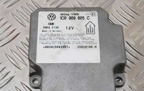 Volkswagen PASSAT B5.5 Airbag control unit/module 1C0909605C