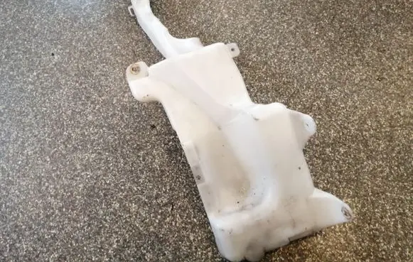Toyota RAV 4 (XA20) Windshield washer fluid reservoir/tank 060851044