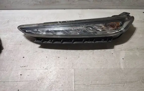 Hyundai Kona I Headlight/headlamp 92207J9600