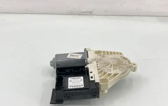 Volkswagen PASSAT B6 Front door window regulator motor 1K0959793H 05074602 02020306040496