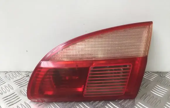 Toyota Avensis T220 Tailgate rear/tail lights 89022025