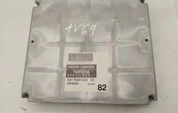 Toyota Avensis T250 Engine control unit/module MB1758008332 8966105821